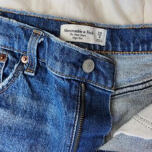 Abercrombie & Fitch Denim Blue Jean The Mom Shorts High Rise Cut Off sz 29 / 8